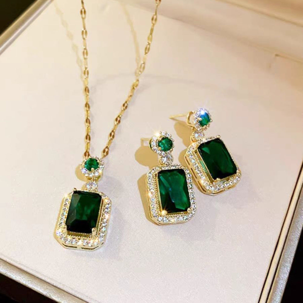 Designer-style, Niche, Light-luxury Square Stud Earrings In Emerald Vintage Green